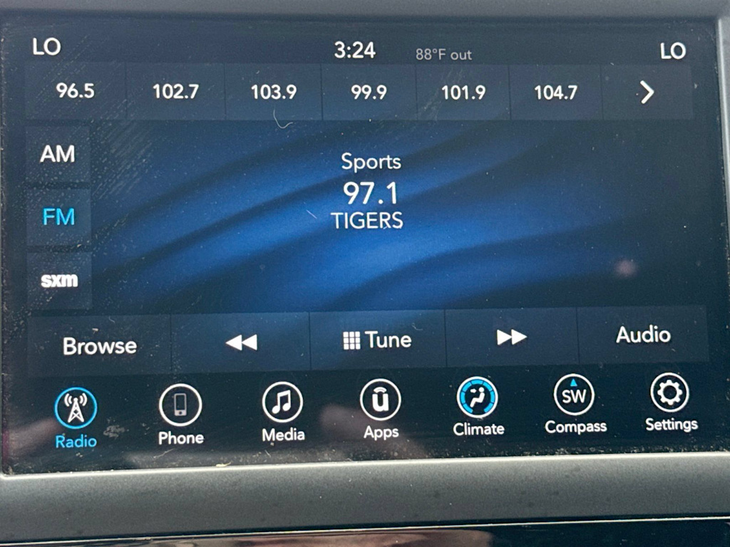 Thumbnail: 2018 Chrysler Pacifica - 21