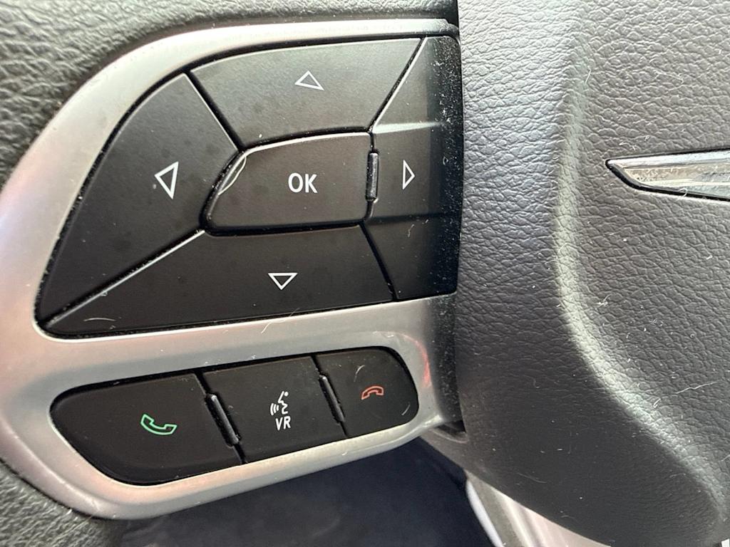 Thumbnail: 2018 Chrysler Pacifica - 18
