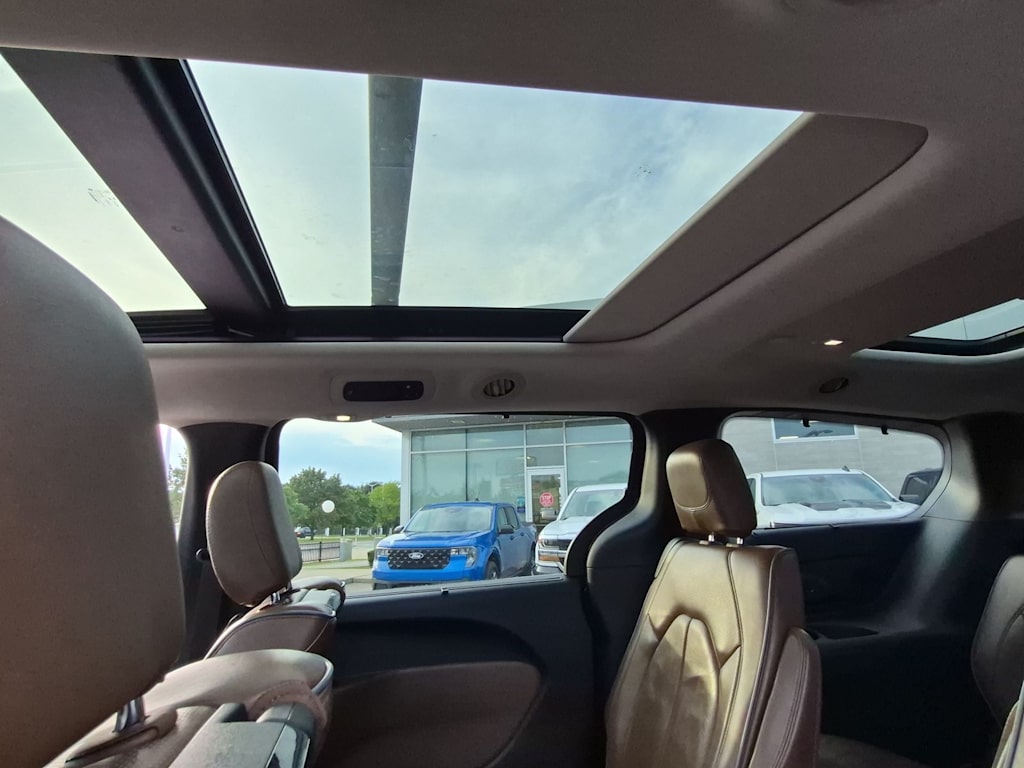 Thumbnail: 2019 Chrysler Pacifica - 28