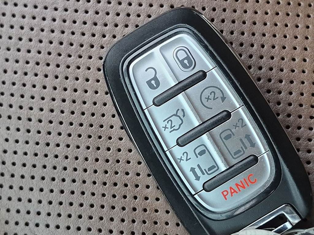 Thumbnail: 2019 Chrysler Pacifica - 12