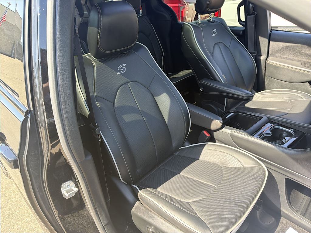 Thumbnail: 2026 Chrysler Pacifica - 28