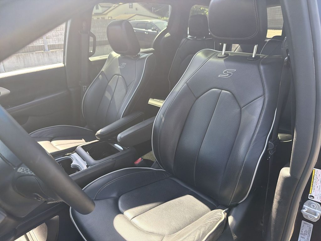 Thumbnail: 2026 Chrysler Pacifica - 11
