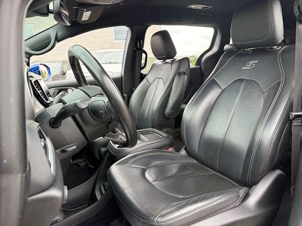 Thumbnail: 2020 Chrysler Pacifica - 11