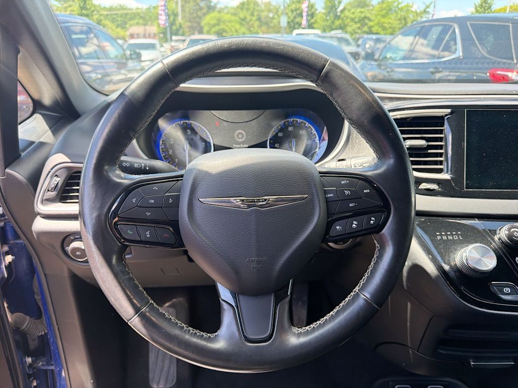 Thumbnail: 2020 Chrysler Pacifica - 9