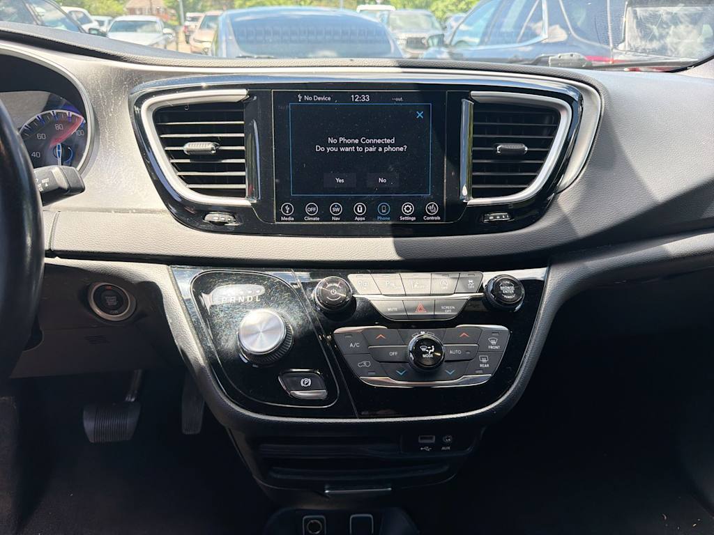 Thumbnail: 2020 Chrysler Pacifica - 30