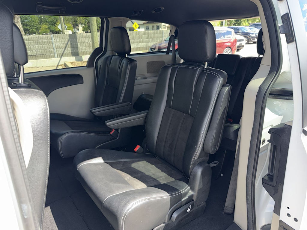 Thumbnail: 2020 Dodge Grand Caravan - 25