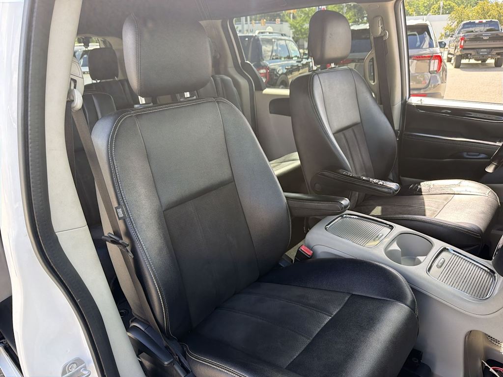 Thumbnail: 2020 Dodge Grand Caravan - 27