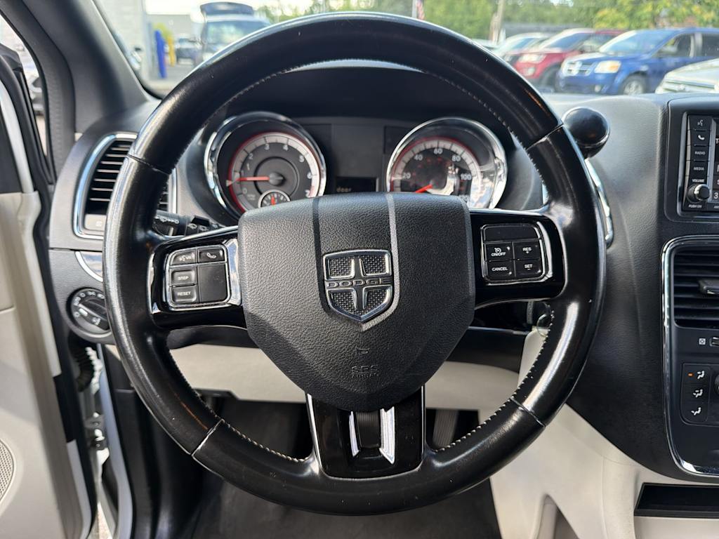 Thumbnail: 2020 Dodge Grand Caravan - 9