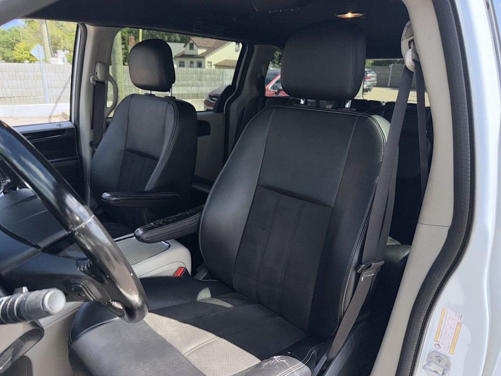 Thumbnail: 2020 Dodge Grand Caravan - 11