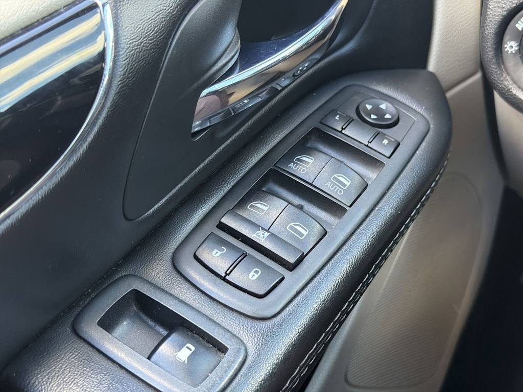Thumbnail: 2020 Dodge Grand Caravan - 28