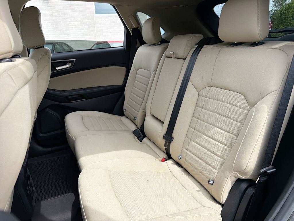 Thumbnail: 2020 Ford Edge - 26