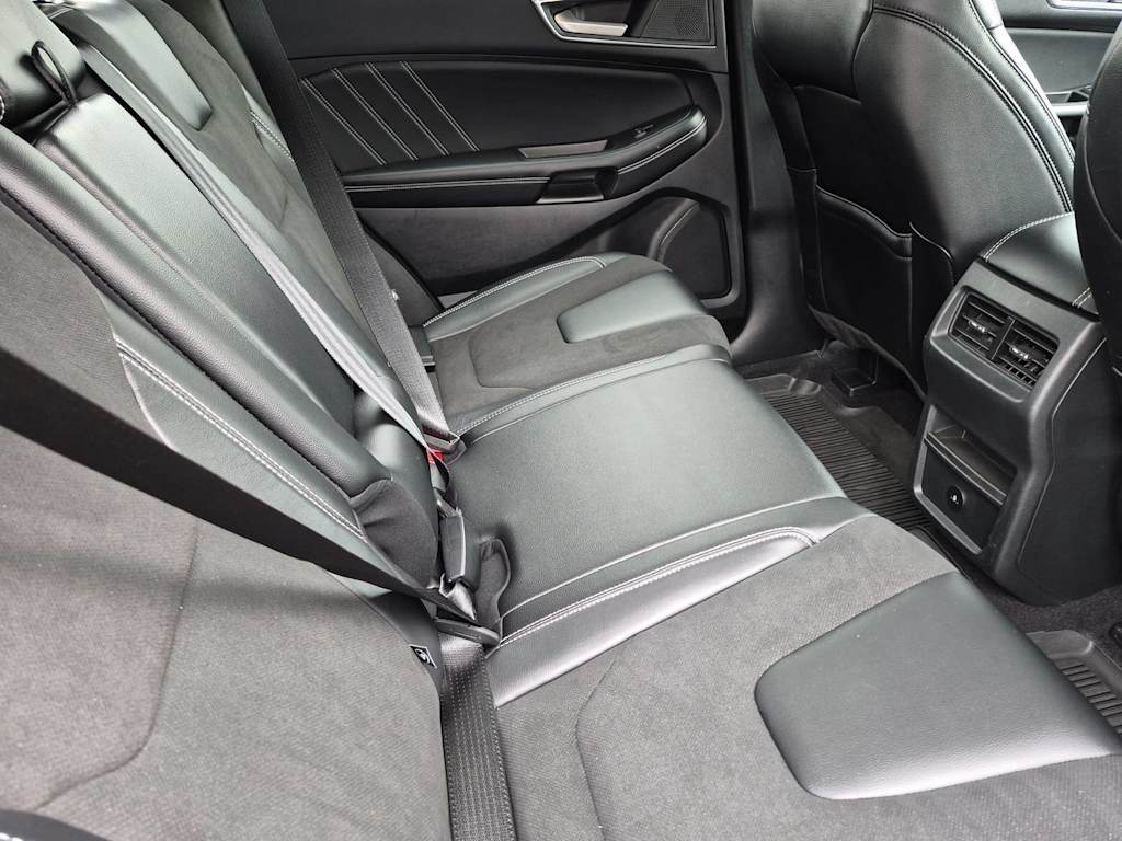 Thumbnail: 2023 Ford Edge - 26