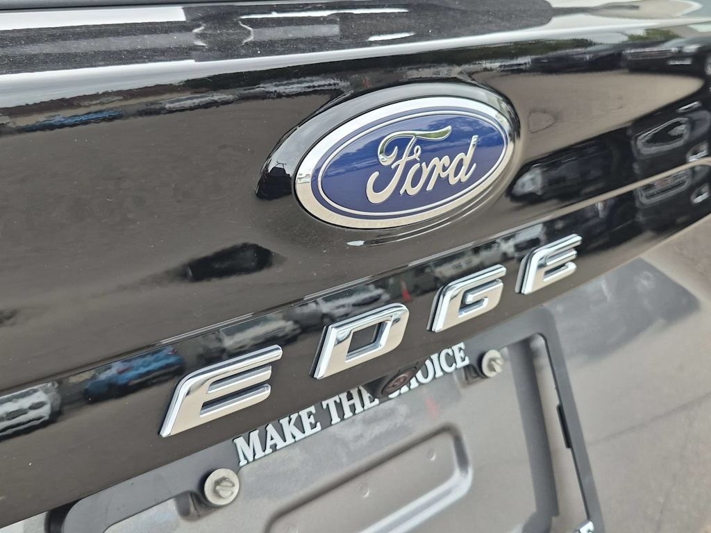 Thumbnail: 2023 Ford Edge - 7