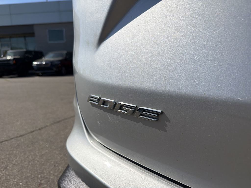 Thumbnail: 2019 Ford Edge - 25