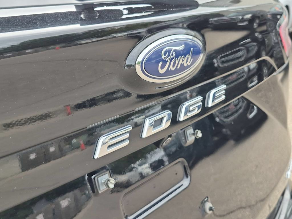 Thumbnail: 2021 Ford Edge - 6