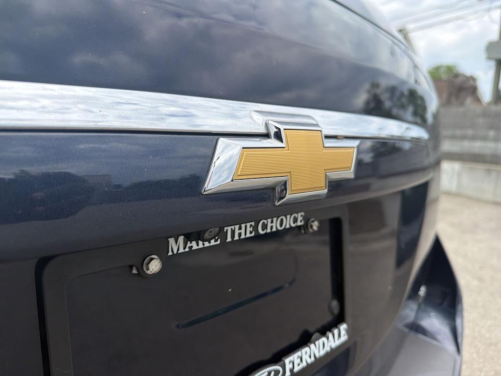 Thumbnail: 2017 Chevrolet Equinox - 6