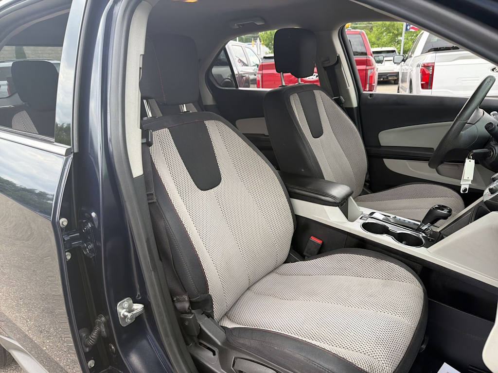 Thumbnail: 2017 Chevrolet Equinox - 28