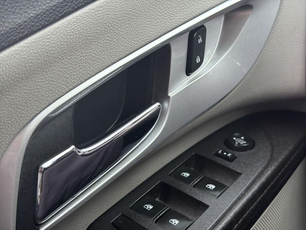 Thumbnail: 2017 Chevrolet Equinox - 29