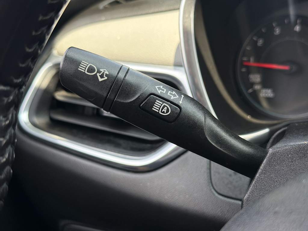 Thumbnail: 2019 Chevrolet Equinox - 31