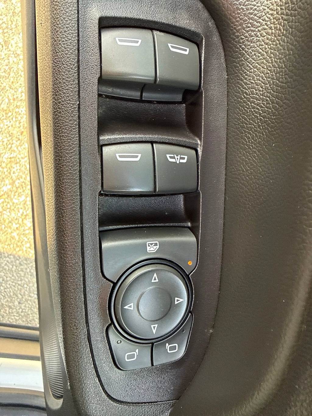 Thumbnail: 2020 Chevrolet Equinox - 18
