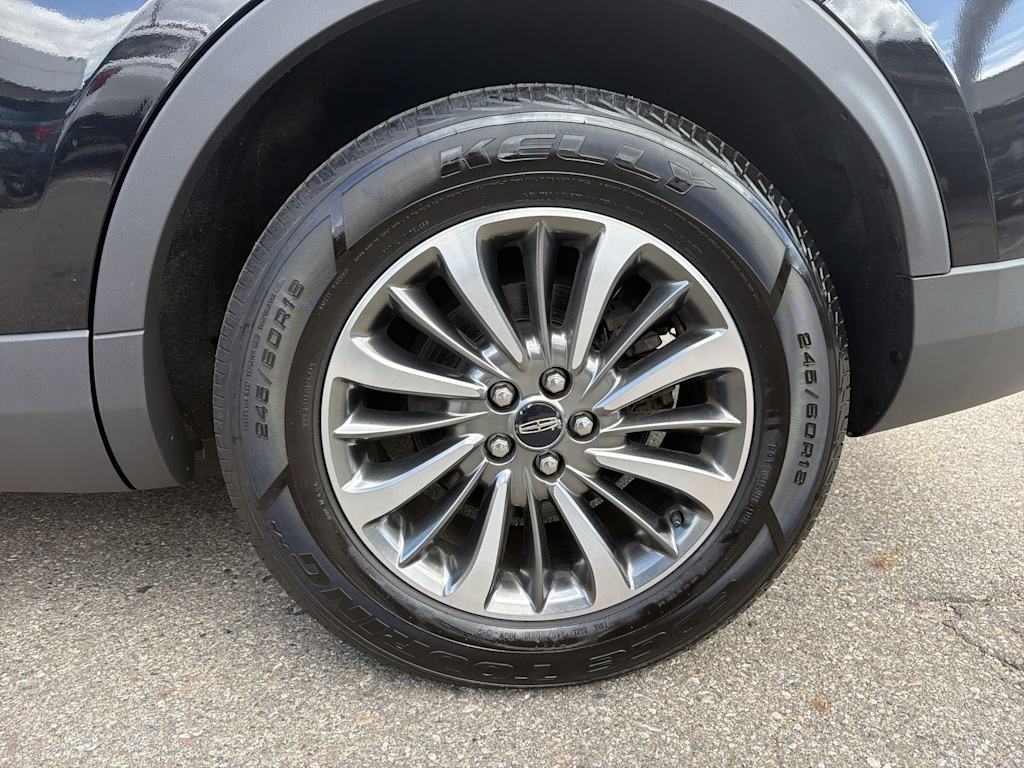 Thumbnail: 2019 Lincoln Nautilus - 6