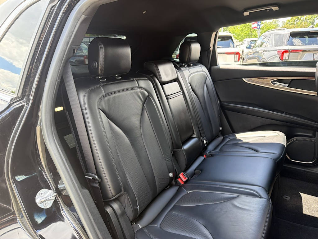 Thumbnail: 2019 Lincoln Nautilus - 27
