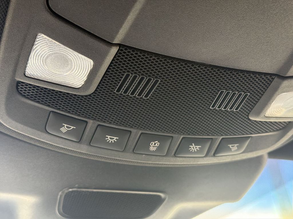 Thumbnail: 2019 Lincoln Nautilus - 25