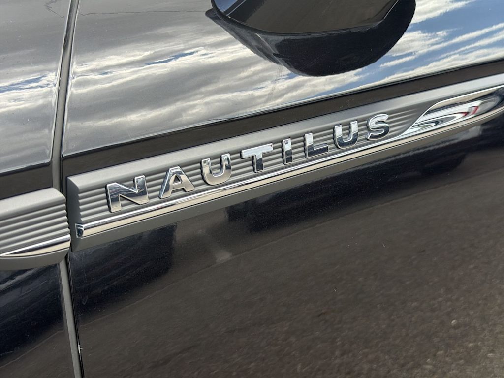 Thumbnail: 2019 Lincoln Nautilus - 24