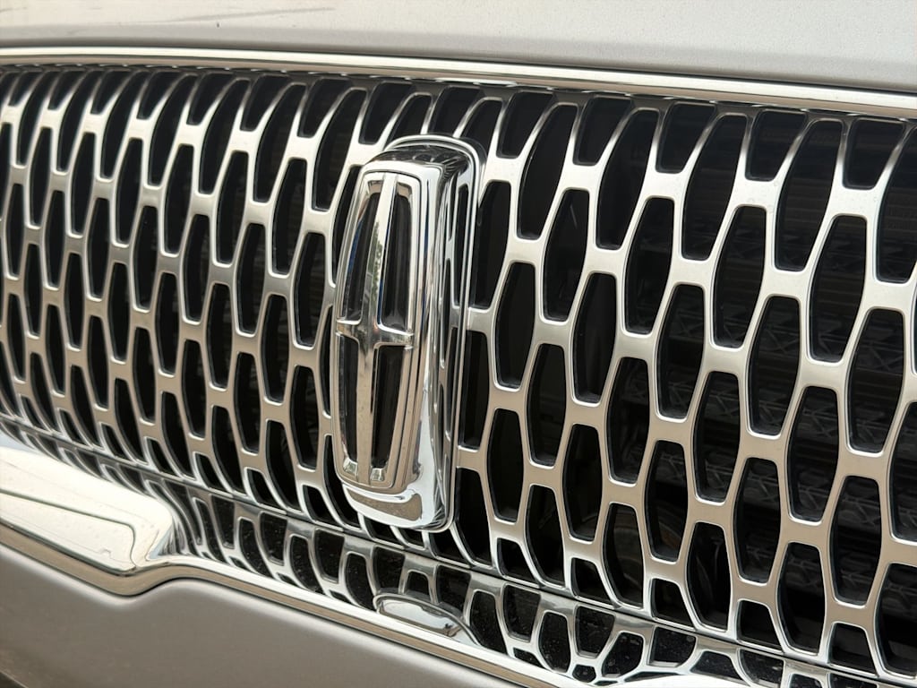 Thumbnail: 2022 Lincoln Nautilus - 6