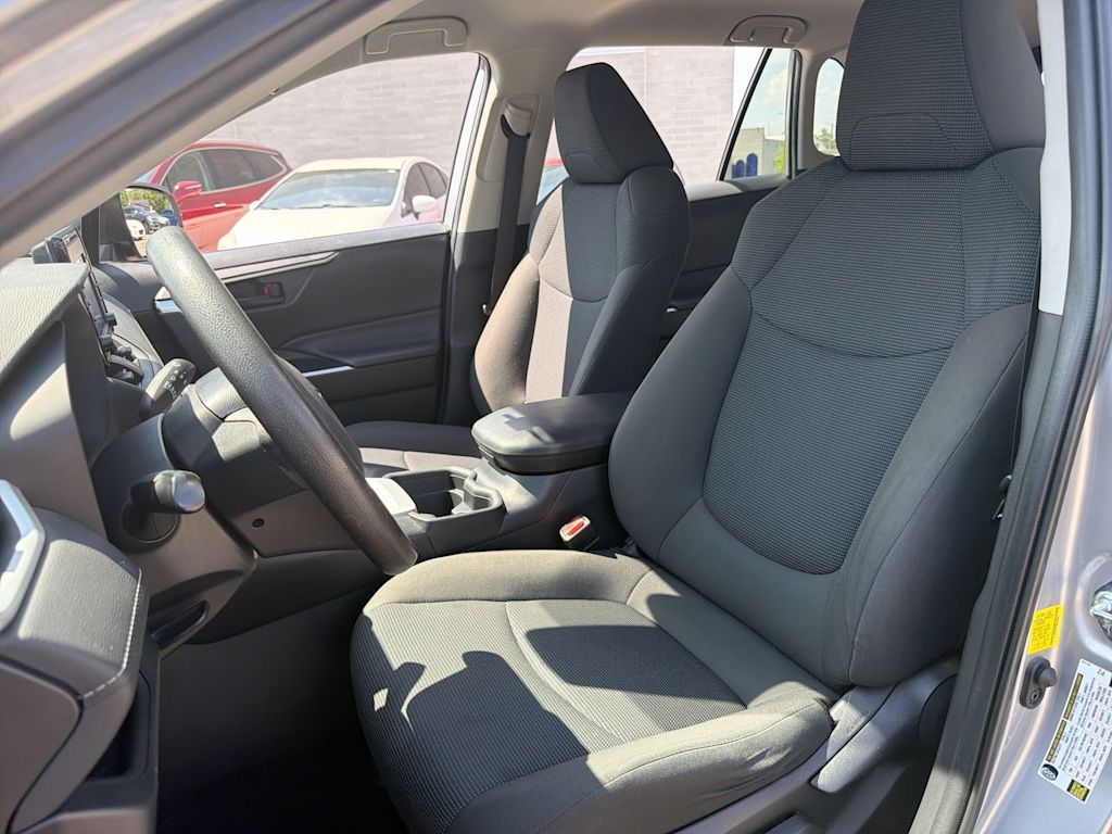 Thumbnail: 2021 Toyota RAV4 - 11