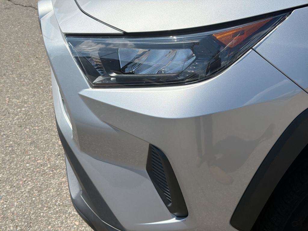 Thumbnail: 2021 Toyota RAV4 - 23