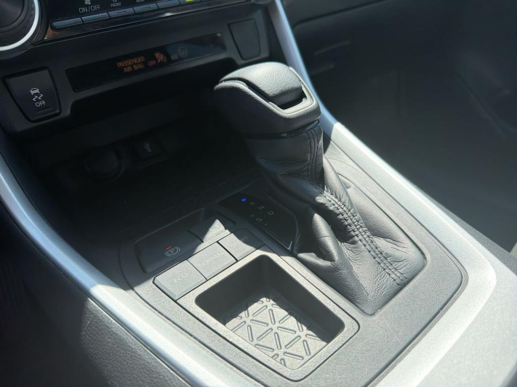 Thumbnail: 2021 Toyota RAV4 - 35