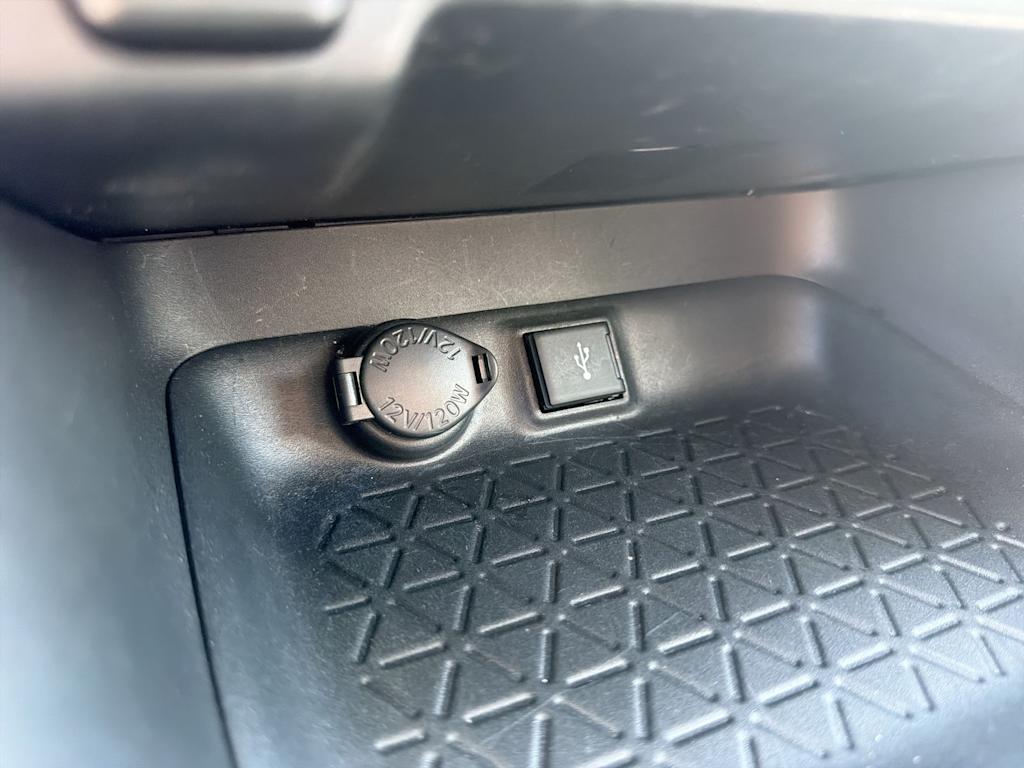 Thumbnail: 2021 Toyota RAV4 - 34