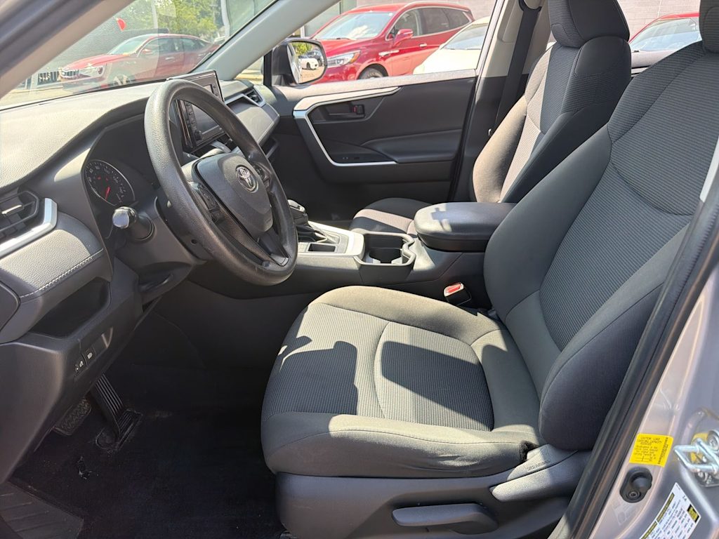 Thumbnail: 2021 Toyota RAV4 - 10