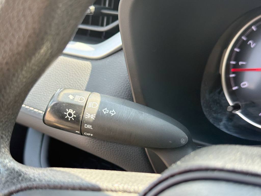 Thumbnail: 2021 Toyota RAV4 - 31
