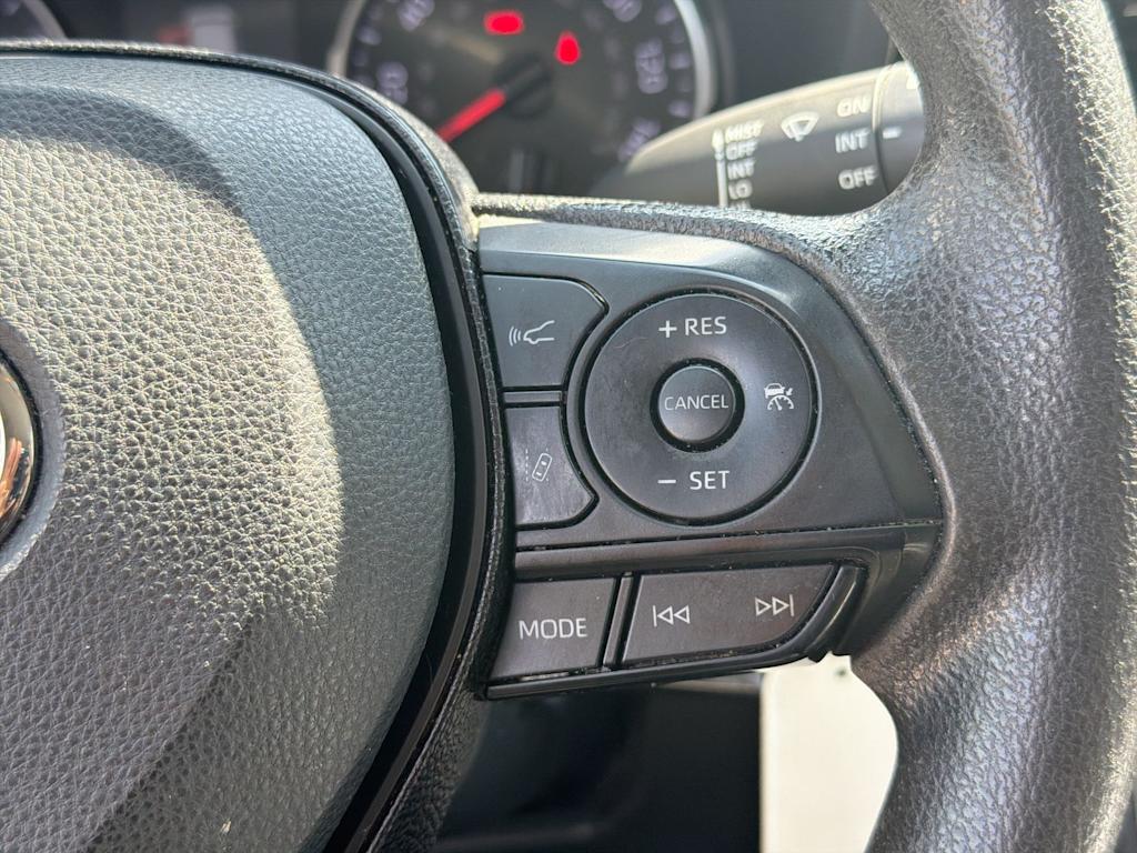Thumbnail: 2021 Toyota RAV4 - 30