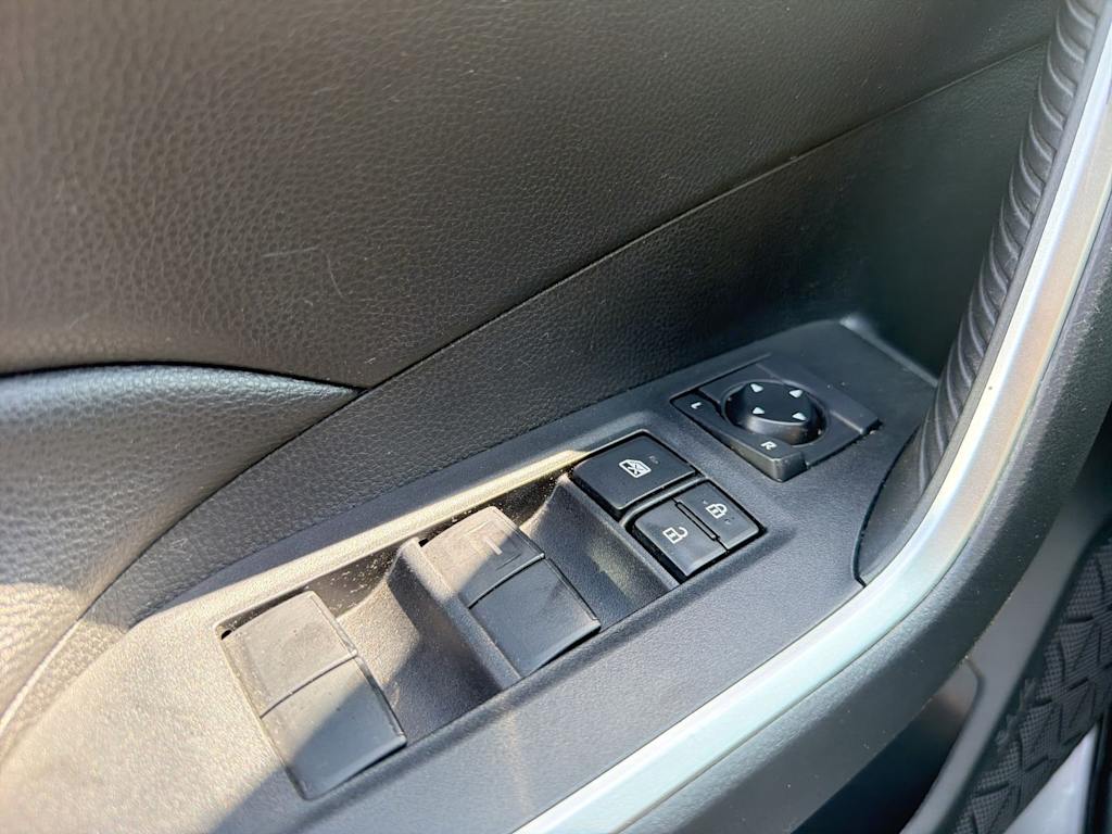Thumbnail: 2021 Toyota RAV4 - 25