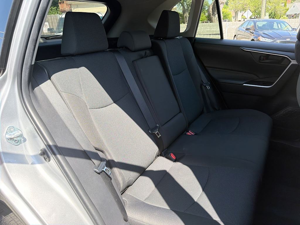 Thumbnail: 2021 Toyota RAV4 - 27