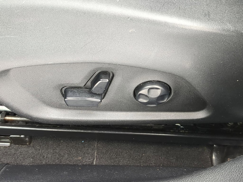 Thumbnail: 2020 Jeep Compass - 26