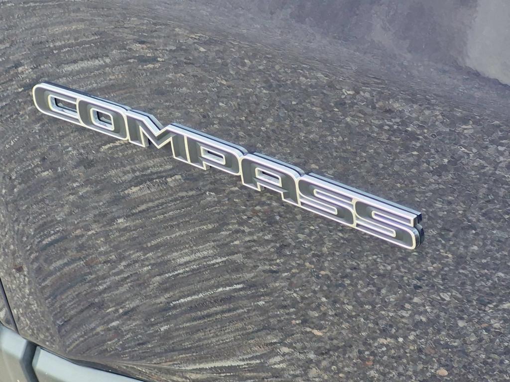 Thumbnail: 2021 Jeep Compass - 23