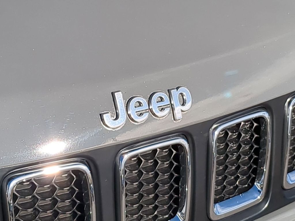 Thumbnail: 2020 Jeep Compass - 25