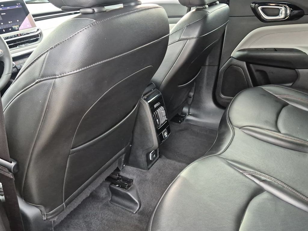 Thumbnail: 2023 Jeep Compass - 12