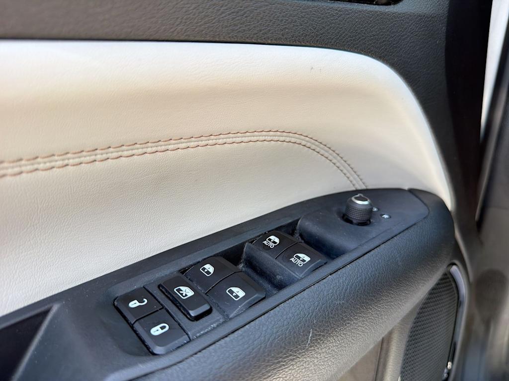Thumbnail: 2024 Jeep Compass - 25