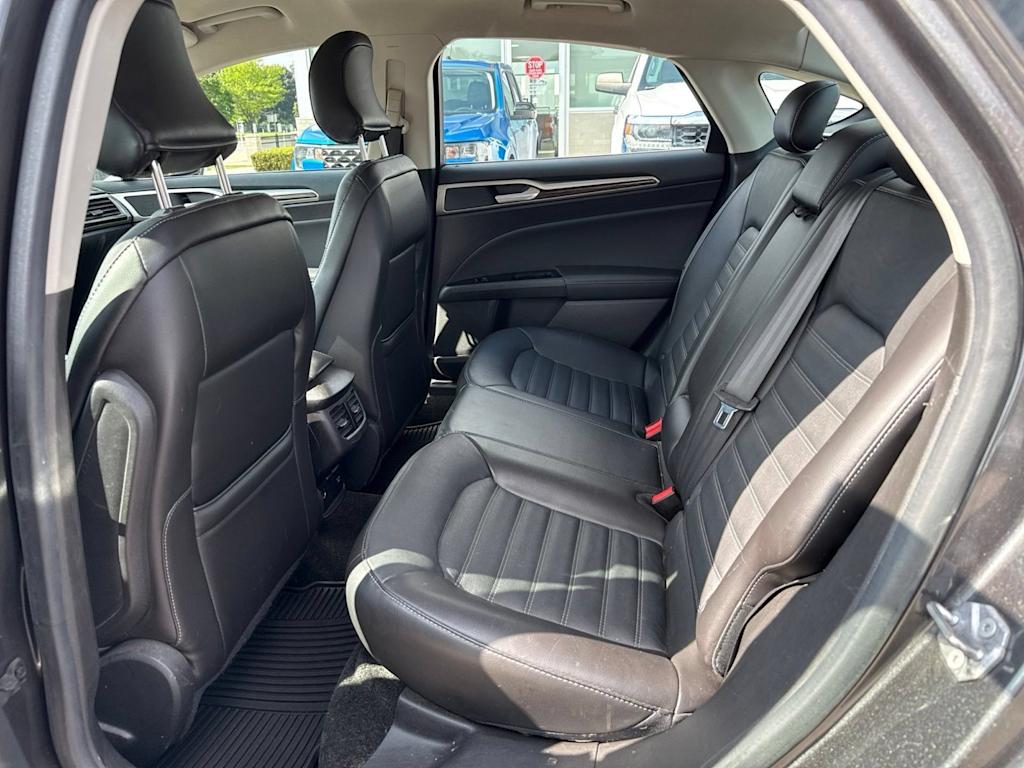 Thumbnail: 2015 Ford Fusion - 18