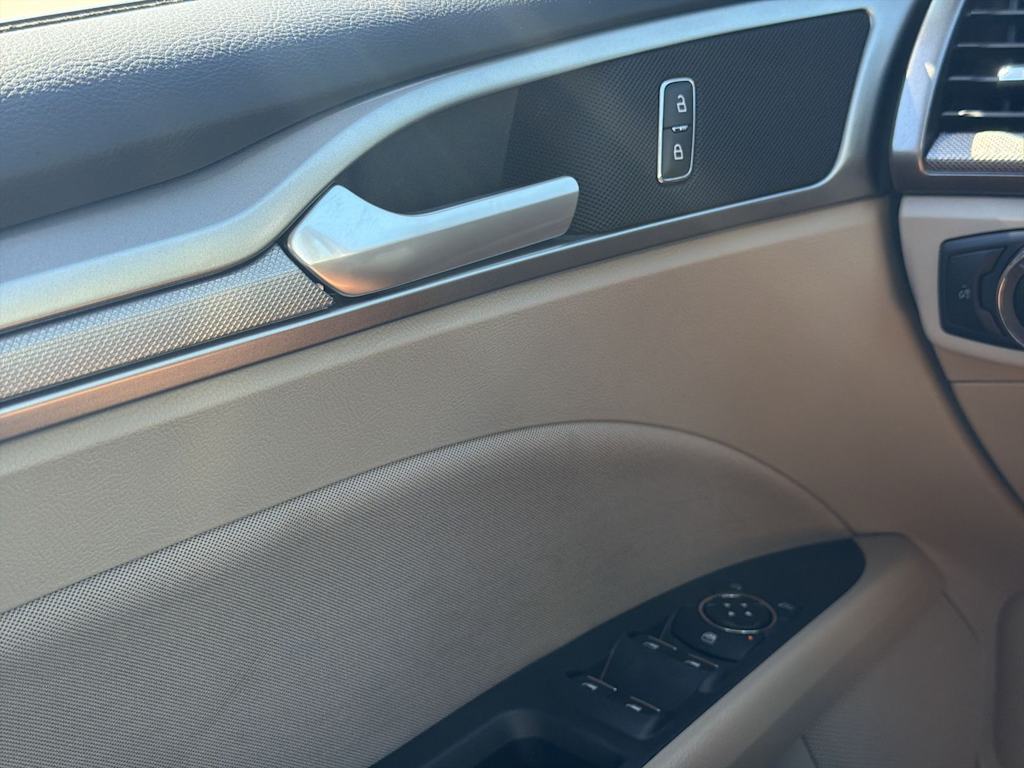 Thumbnail: 2020 Ford Fusion - 29