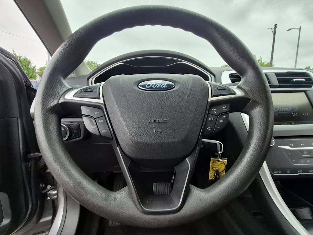 Thumbnail: 2014 Ford Fusion - 13