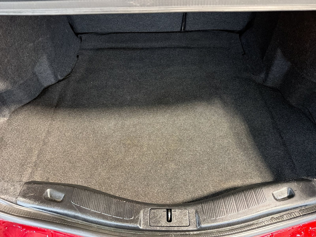 Thumbnail: 2017 Ford Fusion - 16