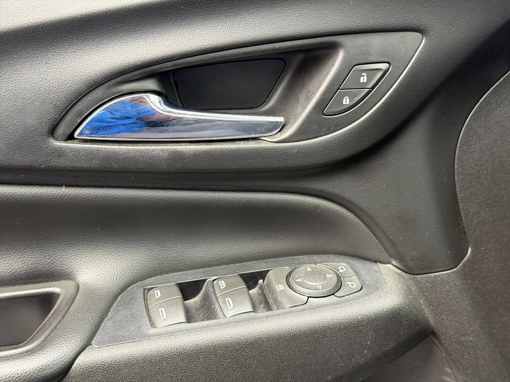 Thumbnail: 2019 Chevrolet Equinox - 9