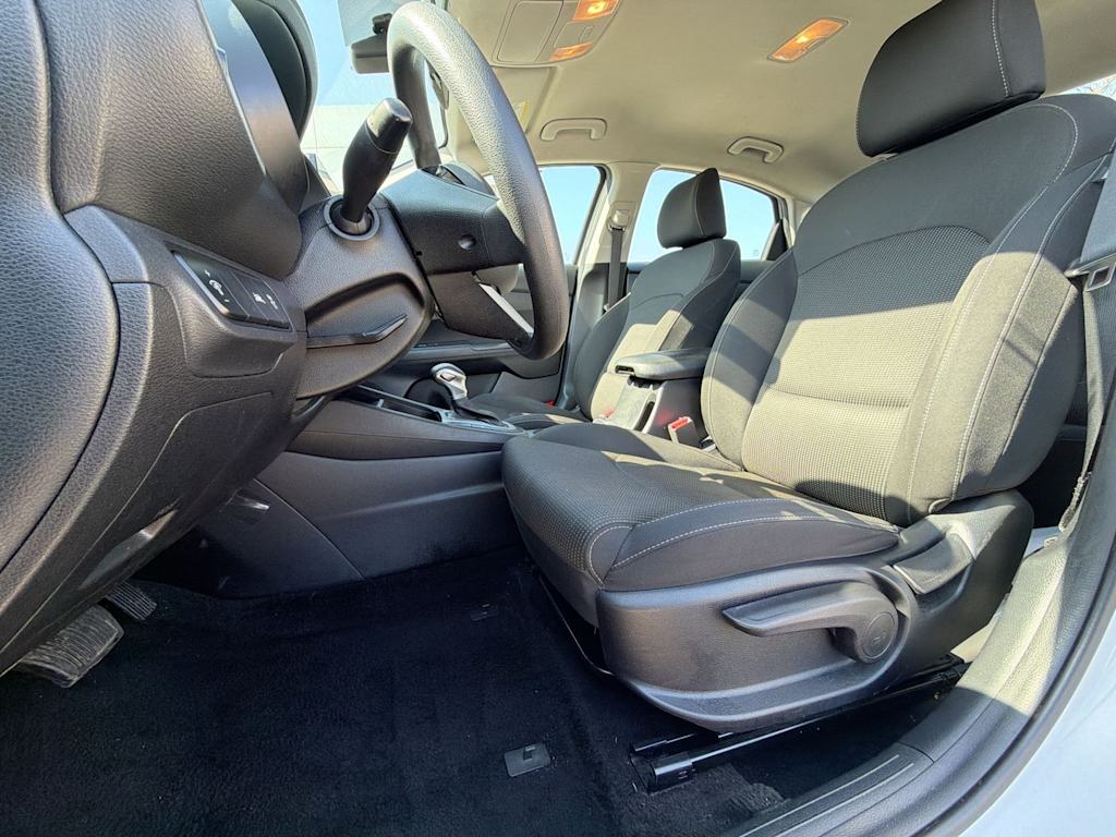 Thumbnail: 2019 Kia Forte - 11