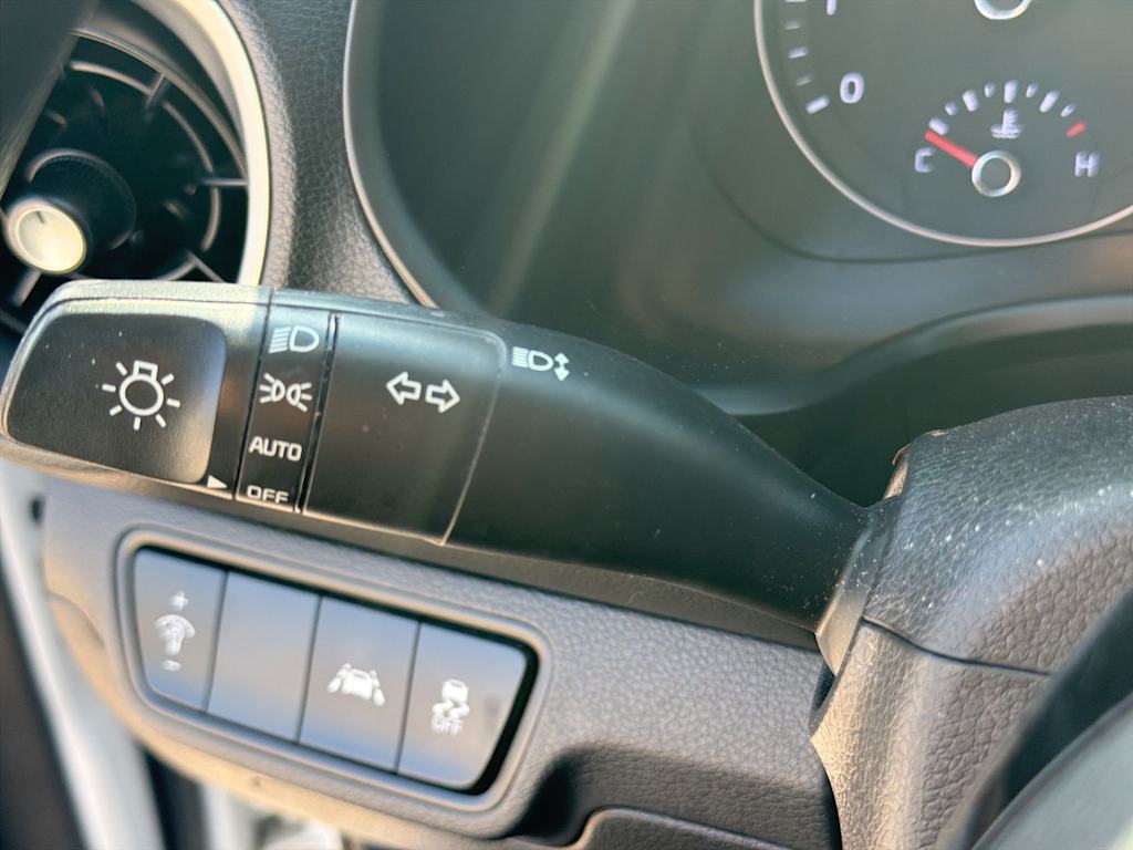 Thumbnail: 2019 Kia Forte - 32